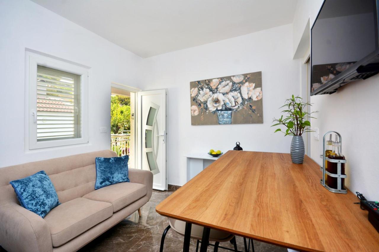 'mimo' In Milna - Hvar Apartment